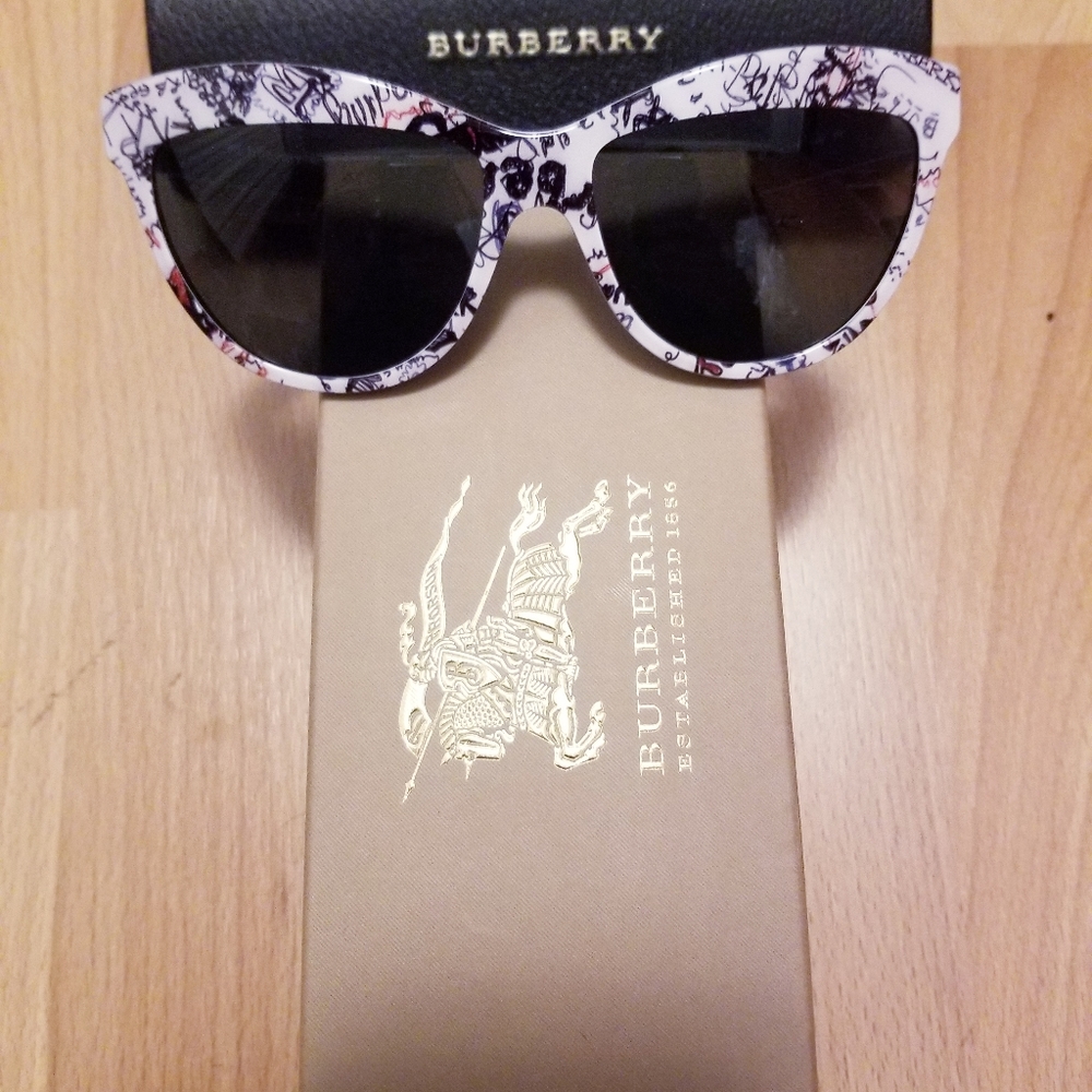 💯Burberry Sunglasses - Scribble Doodle